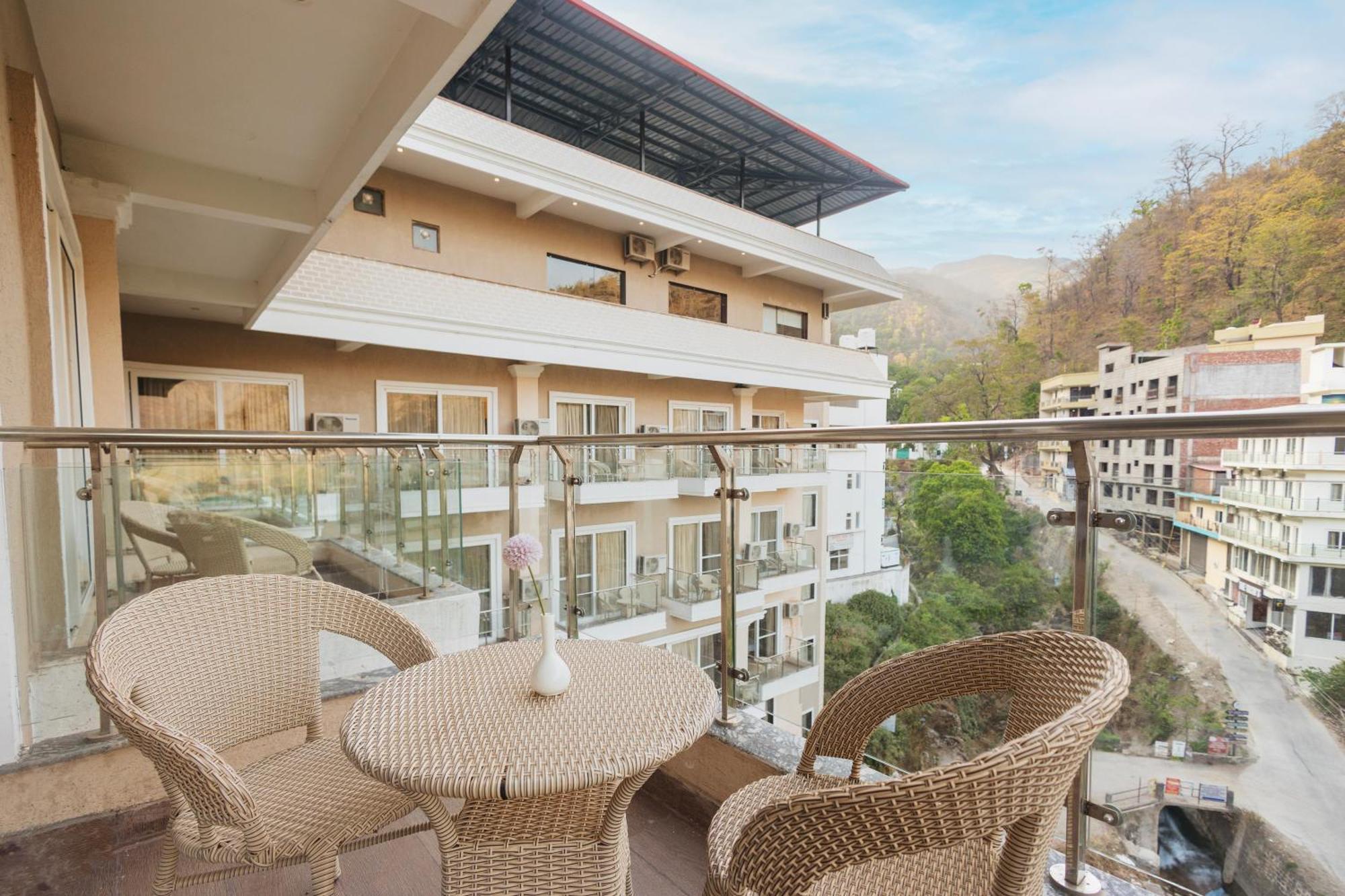 Stone Wood Hotel, Rishikesh Exterior photo